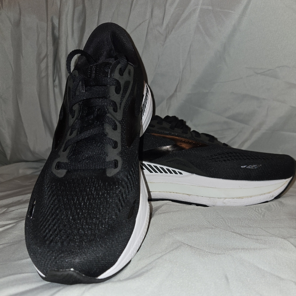 Brooks Adrenaline GTS 23 black Size 12D
